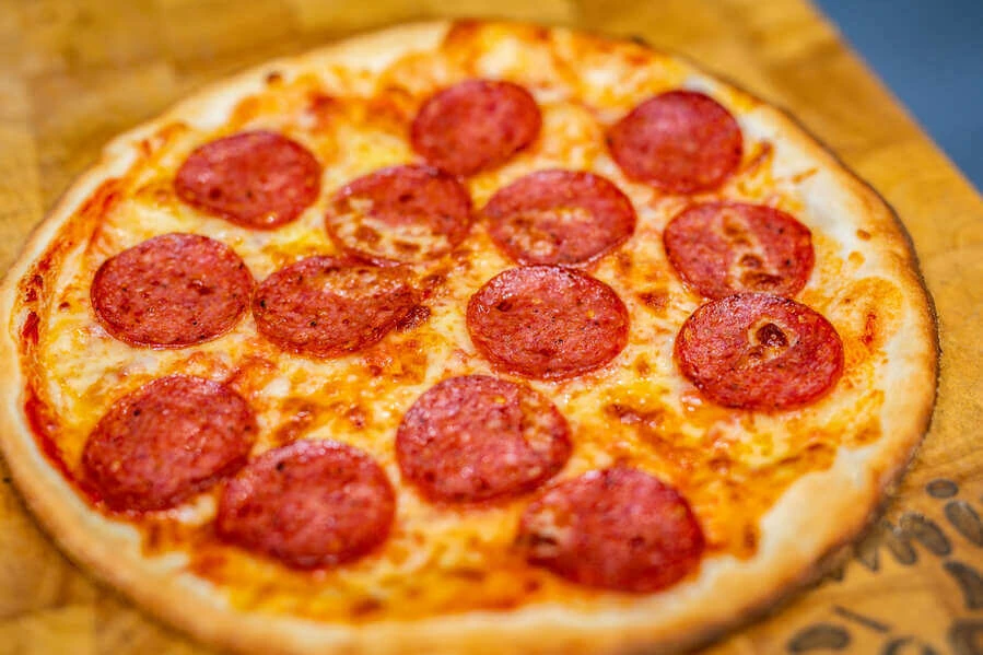 Mezzaluna Pizza Slicer - Avanti 5 Mezzaluna Pizza Slicer - Avanti - Image 5