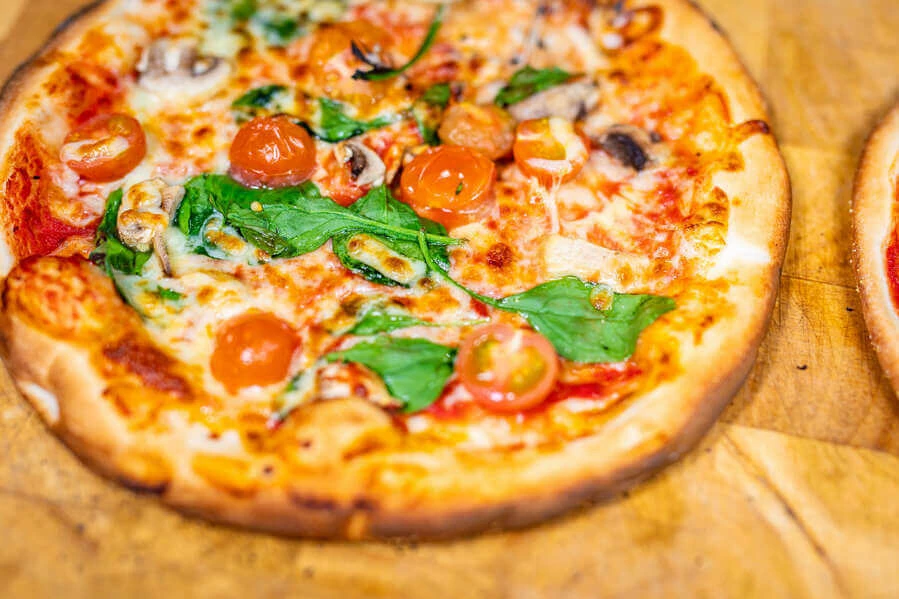 Mezzaluna Pizza Slicer - Avanti 6 Mezzaluna Pizza Slicer - Avanti - Image 6